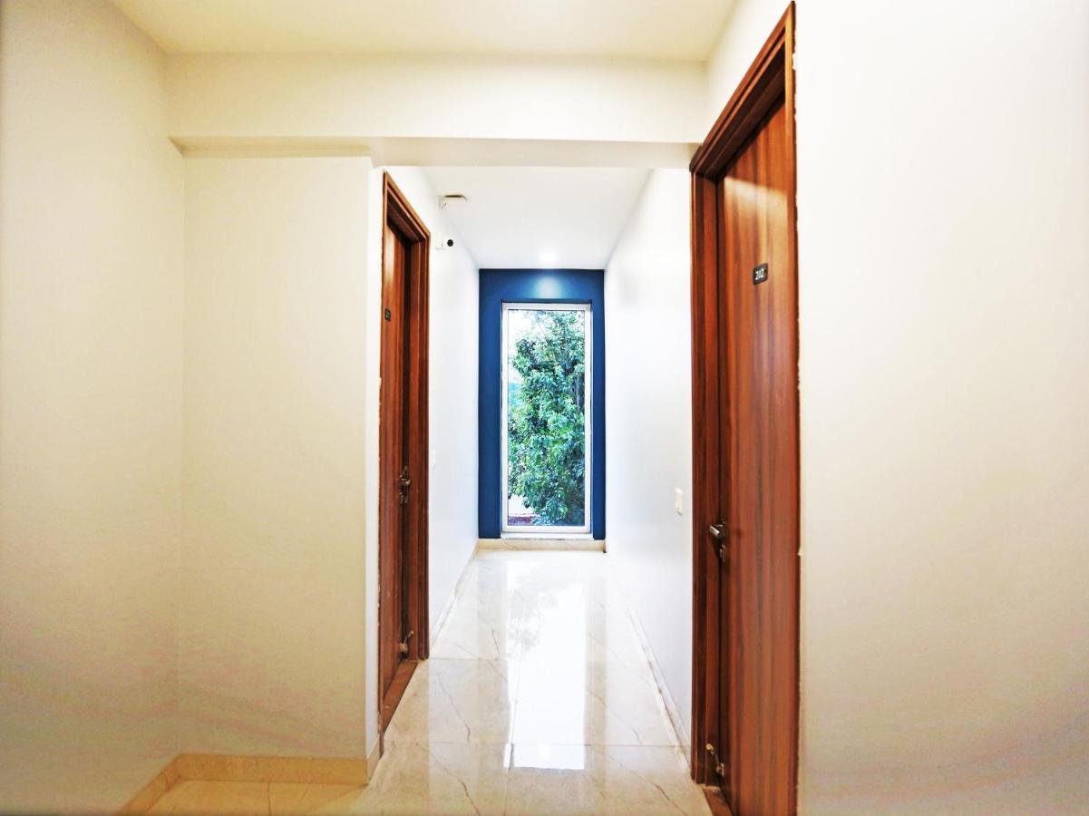 Oyo Flagship Santhi Grand Hotel Vijayawāda Exterior foto